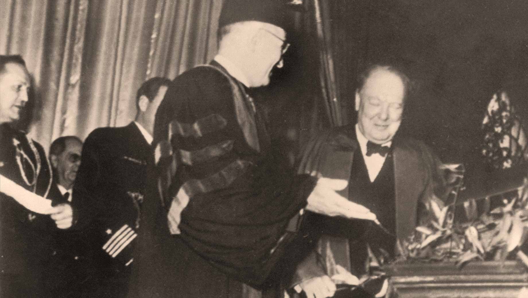 1 речь у черчилля в фултоне. Уинстон Черчилль 1946. Уинстон Черчилль 1946 Фултон. Черчилль Фултонская речь 1946. Фултонская речь Уинстона Черчилля.